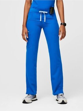 Women’s Figs Kade Cargo Scrub Pants - Royal Blue